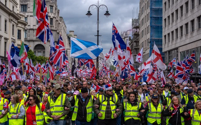 ШЕСТВИЕТО "UNITE THE KINGDOM" И КРИЗАТА НА НЕОЛИБЕРАЛНАТА ДЪРЖАВА В UK 3 gettyimages 2276004397